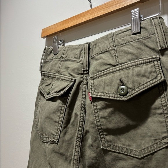 LEVIS • Women’s Ribcage Straight Utility Pants in Olive Night Size 26 - Picture 5 of 8